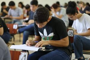 Más de 18.000 postulantes se presentarán para el examen de las Becas del Gobierno - La Tribuna