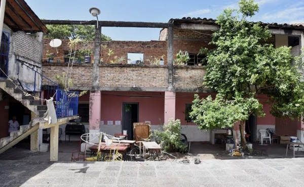 Con riesgo de derrumbe y a un mes de iniciar las clases, obras no arrancan en escuela de Asunción
