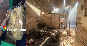 Biblia quedó intacta tras voraz incendio que consumió una vivienda en Encarnación