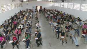 Más de 18.000 jóvenes rinden este sábado por las Becas del Gobierno - El Trueno