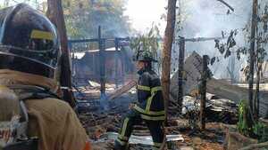 Incendio destruye vivienda en el barrio San Isidro de Encarnación