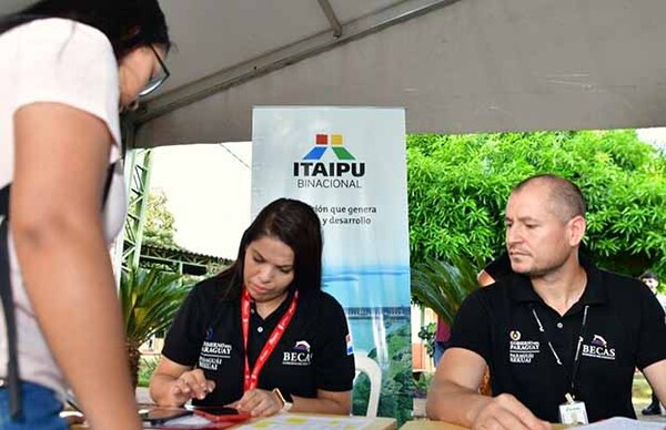 Examen que se aplica para becas del Gobierno se rige por estricto protocolo de seguridad | DIARIO PRIMERA PLANA