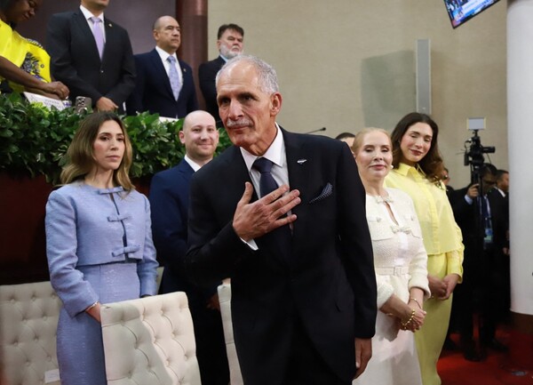 Asfura, aliado de Trump, asume la presidencia de Honduras