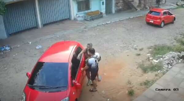 AUDIO. Extorsión policial: caen suboficiales cuando esperaban el pago de US$ 10.000 para liberar a dos brasileños y una paraguaya - Periodísticamente - ABC Color