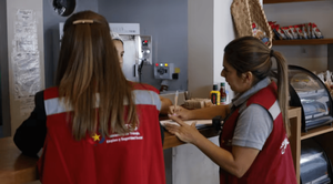 Chipería pide disculpas e indemniza a embarazada víctima de violencia laboral - Noticiero Paraguay