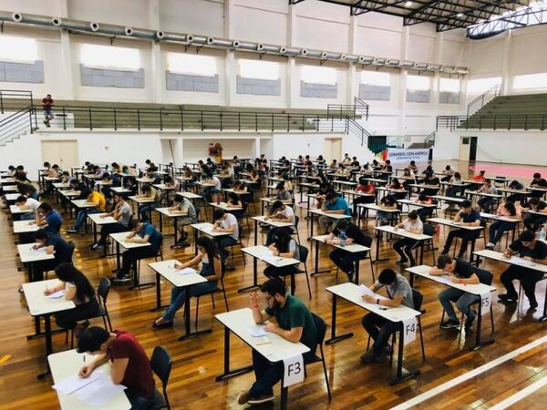 Unos 300 postulantes rinden este jueves para ingresar a la Universidad Politécnica Taiwán-Paraguay
