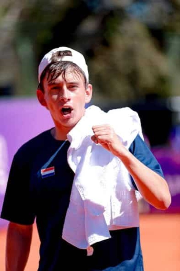 Triunfos de tenistas juniors paraguayos en Colombia y Uruguay - La Tribuna