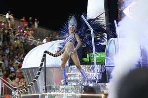 Popular / ¡El antes y después de la carroza de una diosa encarnacena!