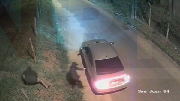 Crimen del pakistaní: Nuevas imágenes muestran a sospechosos huyendo en un vehículo