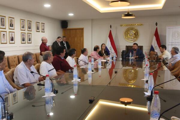 Congreso analiza reclamo histórico de ex obreros de Acepar - ADN Digital