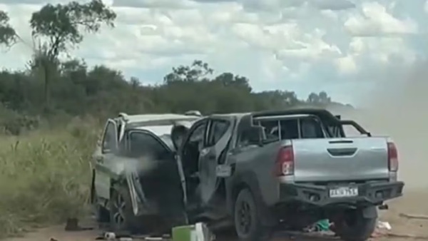 Policía confirma tres muertos en choque frontal de camionetas en el Chaco paraguayo