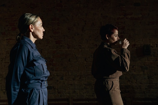 "Barrunto": La ruina, el intelecto y el filo de la memoria