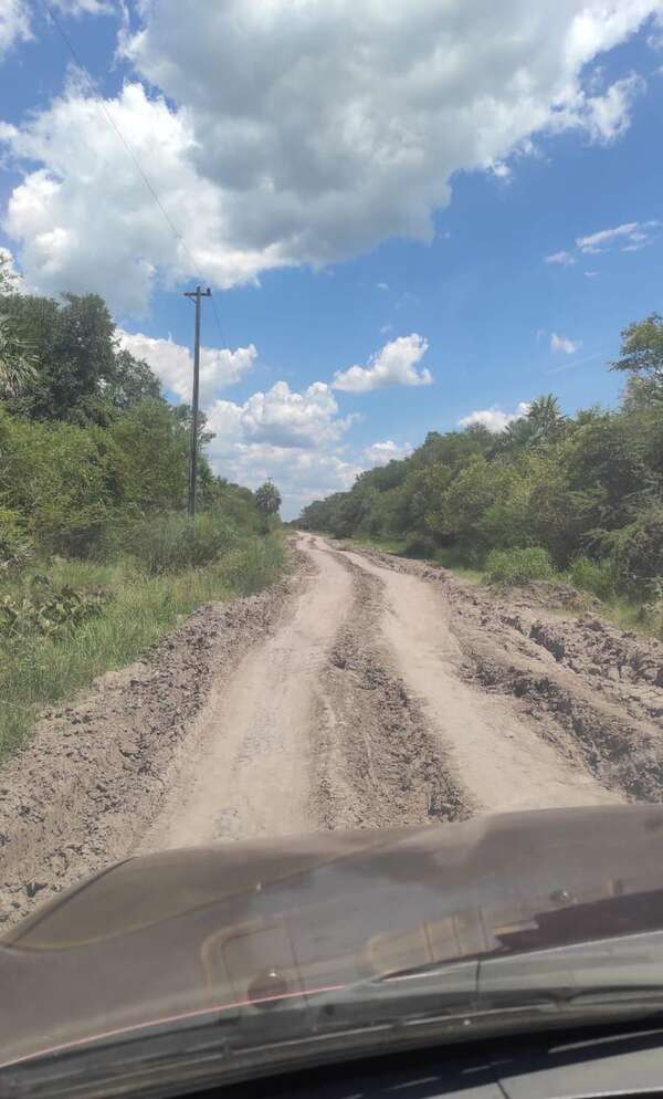 Amenazan con volver a cerrar la ruta PY19 ante el abandono de la vía en San Juan Bautista de Ñeembucú - Nacionales - ABC Color