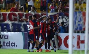 Popular / Ante un retobado Rayadito, el Ciclón obtuvo su primer gozo