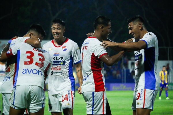 Popular / Nacional arrancó mal pero terminó festejando ante Sportivo Luqueño en la ciudad de Itauguá