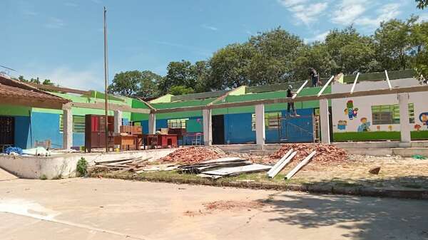 Escuela de San Lorenzo iniciará sus clases en medio de obras y escombros - Nacionales - ABC Color