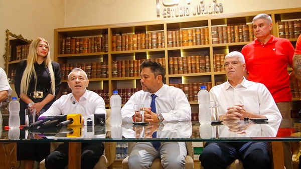 Óscar Tuma respalda a Dani Centurión para Asunción