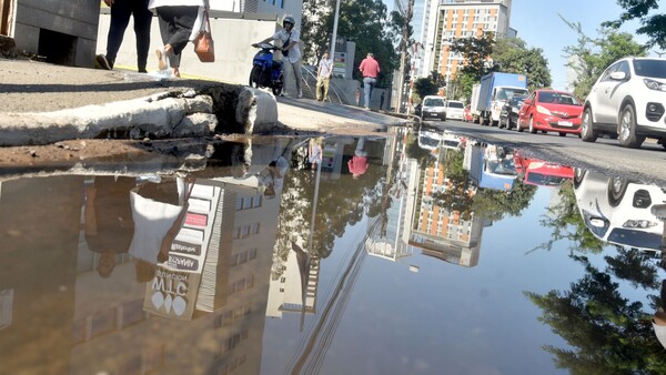 Aviadores se hunde: Comuna dejó sin fondos a desagüe para eje corporativo