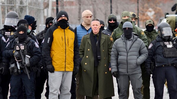 Agentes migratorios dejan Minneapolis, mientras investigan el luctuoso crimen