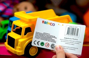 Asfixia y atragantamiento en niños: cuidado con el tamaño de juguetes y alimentos