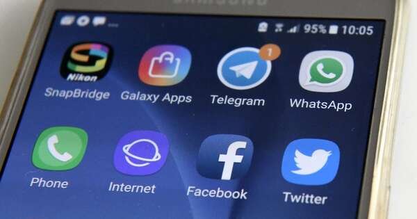 La Nación / Francia plantea a UE prohibir el acceso de menores a las redes sociales