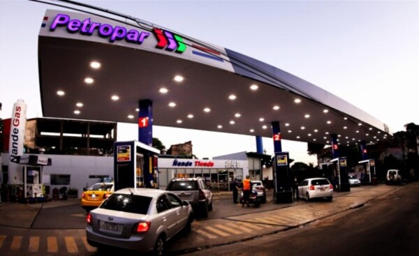 Petropar reduce 250 guaraníes en el precio de todos sus combustibles