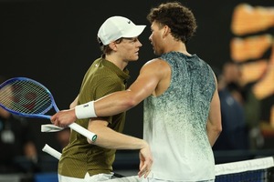 Sinner vence a Shelton y jugará con Djokovic por la final del Abierto de Australia