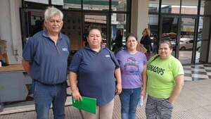 Precarización laboral: enfermeros del IPS realizan reclamos y exigen respuesta de las autoridades  - Nacionales - ABC Color