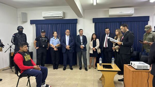 Con estrictas medidas de seguridad, extraditan a El Monstruo a Perú