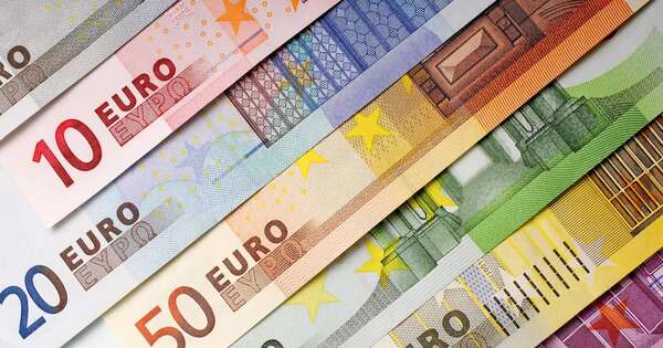 La Nación / El euro superó la barrera de los 1,20 dólares tras cinco años