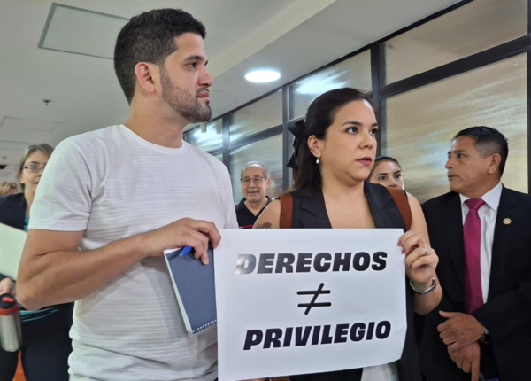 "Lentamente se suman diputados" a favor de eliminar la caja parlamentaria - Portal Digital Cáritas Universidad Católica