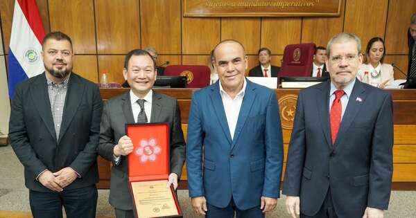 Diario HOY | Congreso rinde homenaje a embajador de Taiwán tras concluir misión en Paraguay