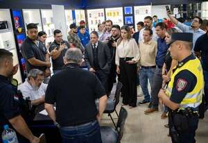 Clausuran local comercial tras acumular 14 denuncias por presuntas estafas a turistas  - ABC en el Este - ABC Color