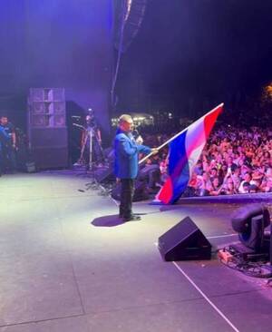 [VIDEO] Homenajearon a "Los Bybys" con un "Pájaro campana"