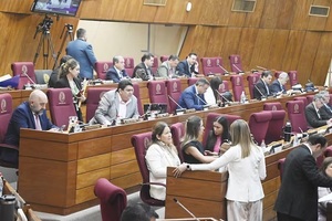 Ex legisladores reciben más de G. 2.500 millones al mes