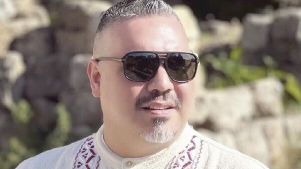 Investigan a diplomático por ofrecer “masajes”