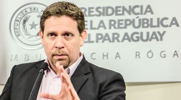 Colorados frenan intento de remover a Eddie Jara y dilatan definición en la Comisión Permanente