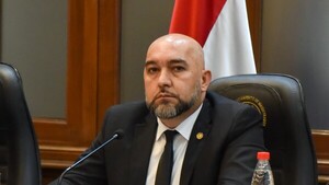 Presentan nueva denuncia contra Orlando Arévalo con otros indicios de supuesto título falso