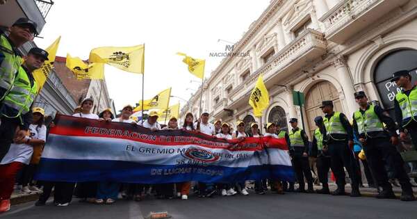 La Nación / Reforma de Caja Fiscal: docentes anuncian movilizaciones el 5 de febrero ante el tratamiento del proyecto