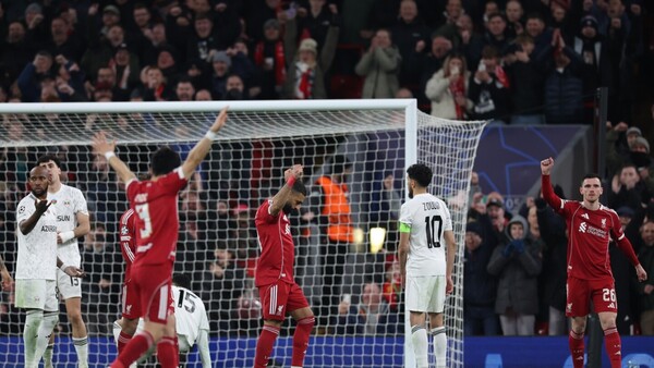 El Liverpool se pasea en Anfield y se adjudica la tercera plaza