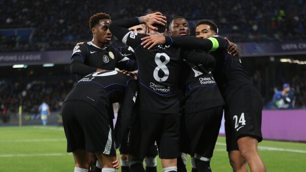El Chelsea a octavos, el Napoli fuera