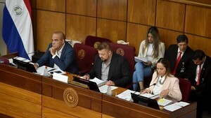 Apuran estudio de reforma de Caja Fiscal y docentes amenazan con paro