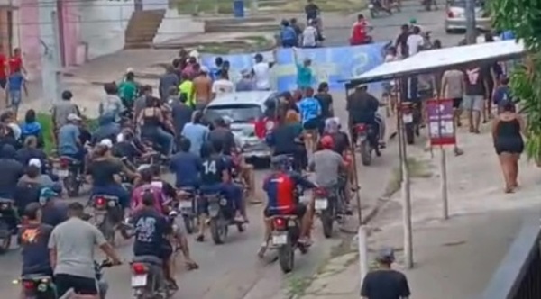 Con caravanas de motos despidieron a “Pingüi”, delincuente fallecido en un tiroteo en Fernando de la Mora