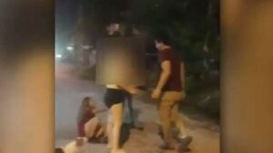 Golpeó a su expareja en plena calle y frente a su hija
