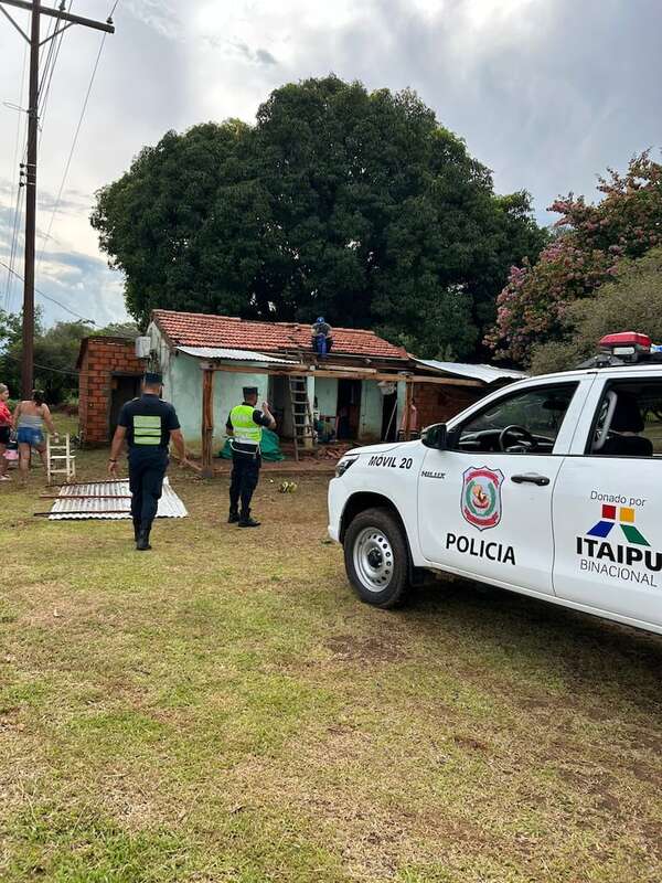 San Miguel: Fuertes ráfagas de viento ocasionaron el destecho de una vivienda - Nacionales - ABC Color
