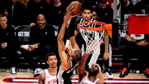 Los 150 de Wembanyama y susto para Doncic