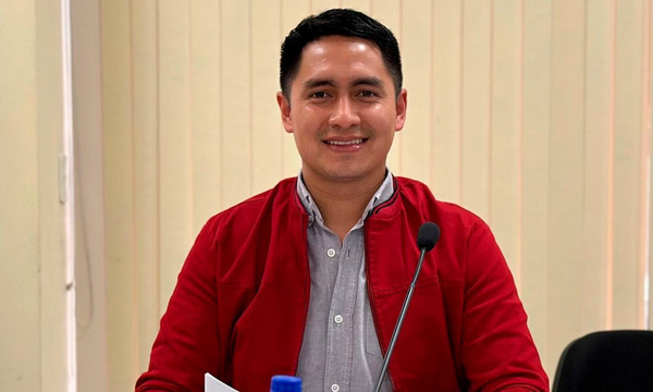 Elvio Castro convoca a una “gran pegatina” política frente a la Municipalidad de Coronel Oviedo - OviedoPress