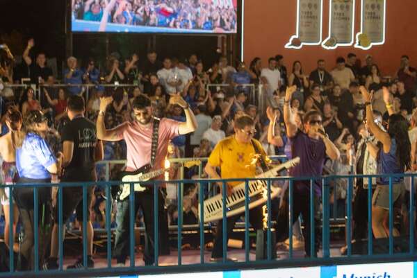 Conciertos, carnaval, playa y teatro este fin de semana en Encarnación - Viajes - ABC Color