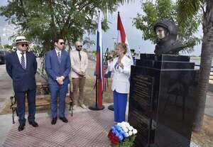 Inauguran busto en honor a Yuri Gagarin, primer humano en viajar al espacio exterior - Nacionales - ABC Color