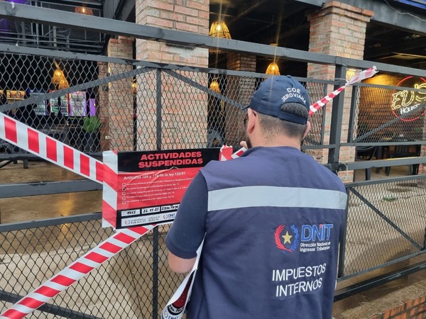 Clausuran conocido local gastronómico por no emitir facturas